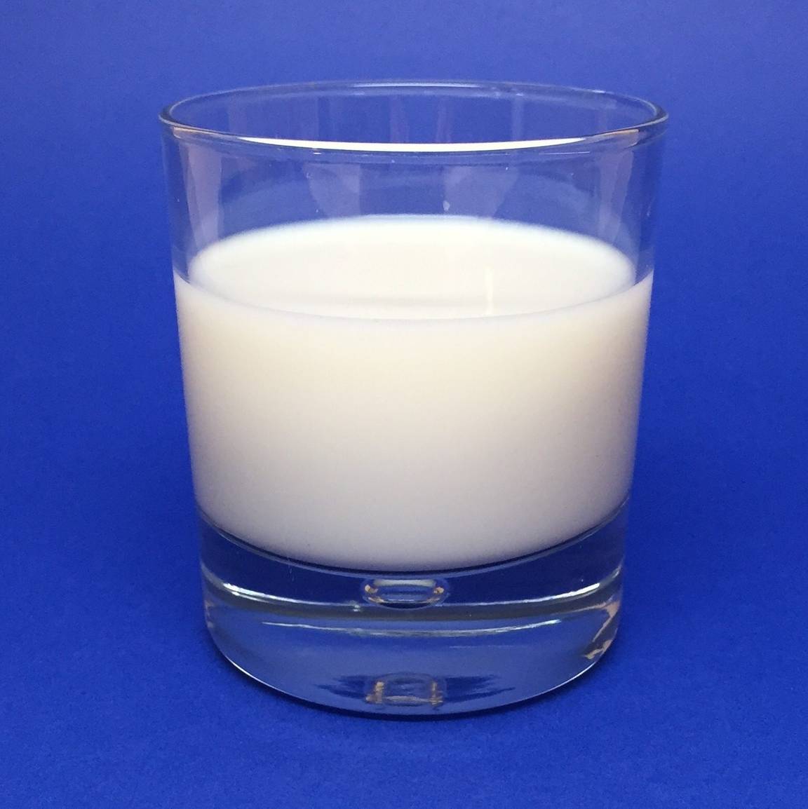 Segelas susu sebagai salah satu sumber kalsium untuk mendukung kesehatan tulang
